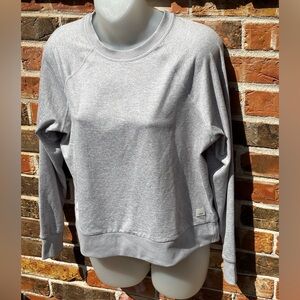 Vuori Halo Crew Recycled Material, 4 Way Stretch. Luxuriously soft . Size XS